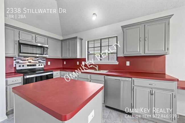 Foto del edificio - 2338 Stillwater Dr