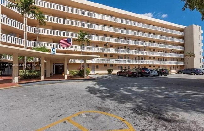 Foto del edificio - 2999 Point E Dr