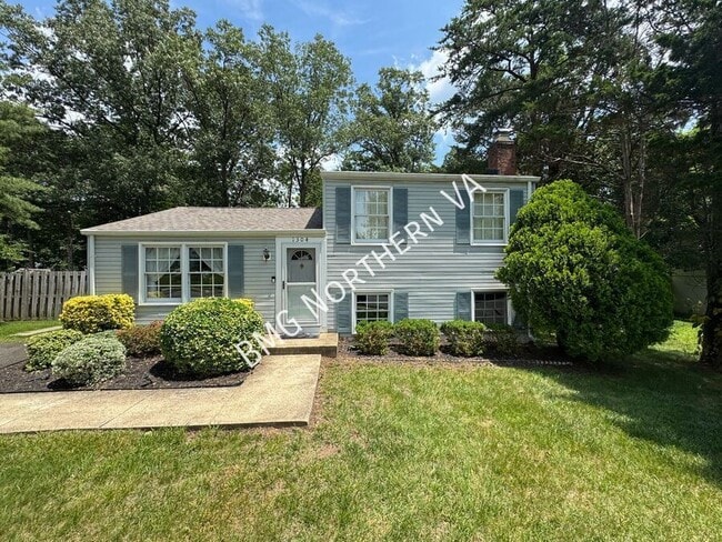 Photo - 1304 Dulles Pl House