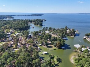 Building Photo - 109 Teena Ln