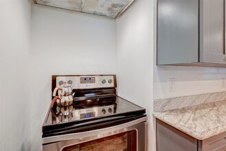 Building Photo - 5863 Inwood Dr