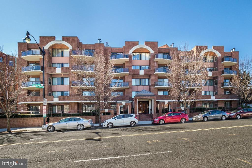 Primary Photo - 2320 Wisconsin Ave NW