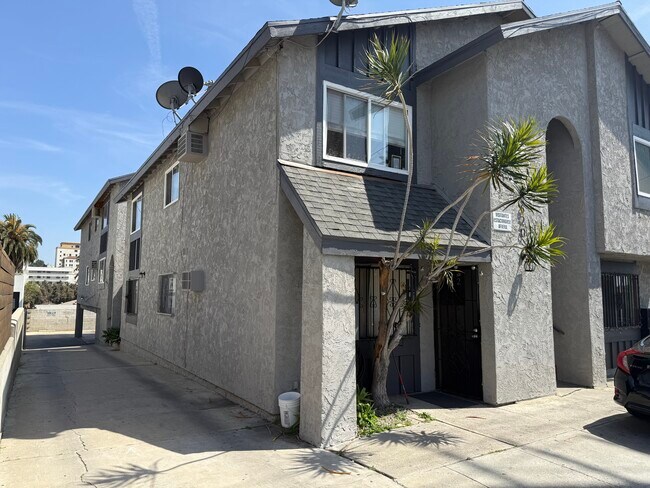 Foto del edificio - 620 N Benton Way