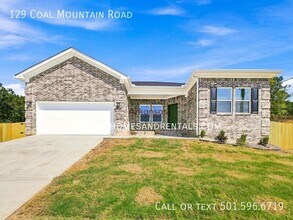 Building Photo - 209 Round Mountain Rd