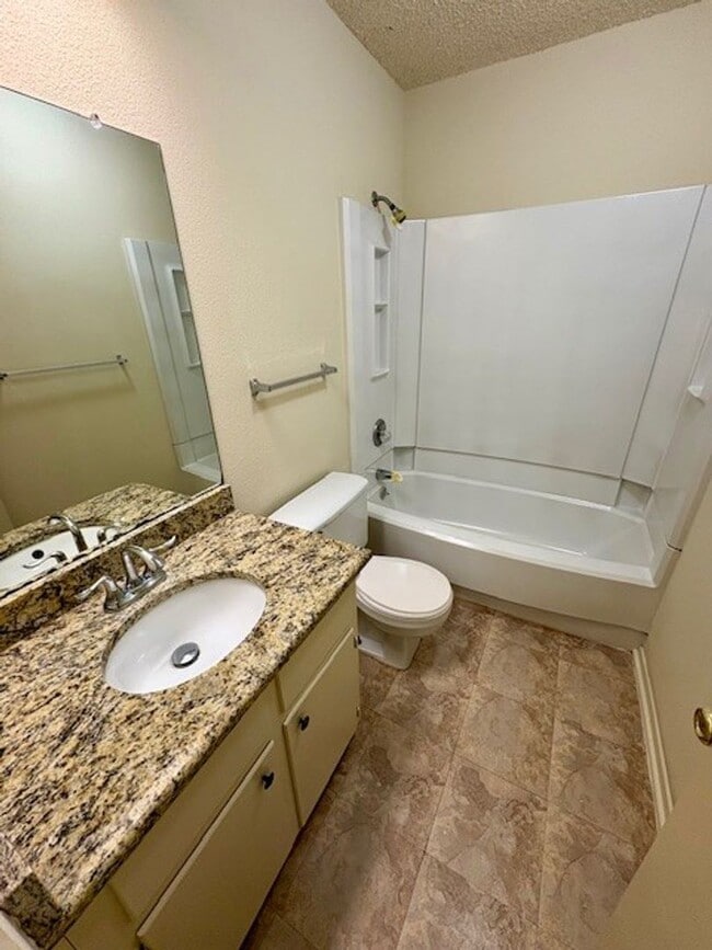 Building Photo - 204-206 Zuni