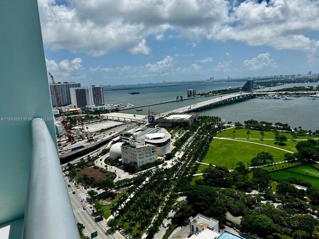 Foto del edificio - 900 Biscayne Blvd