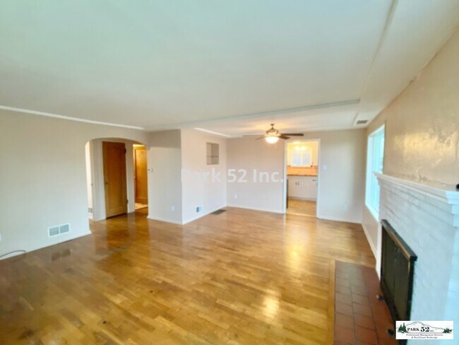 Building Photo - 6402 Fawcett Ave