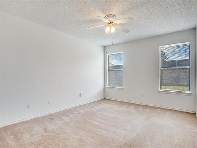 Foto del edificio - 10820 Edgewater Dr