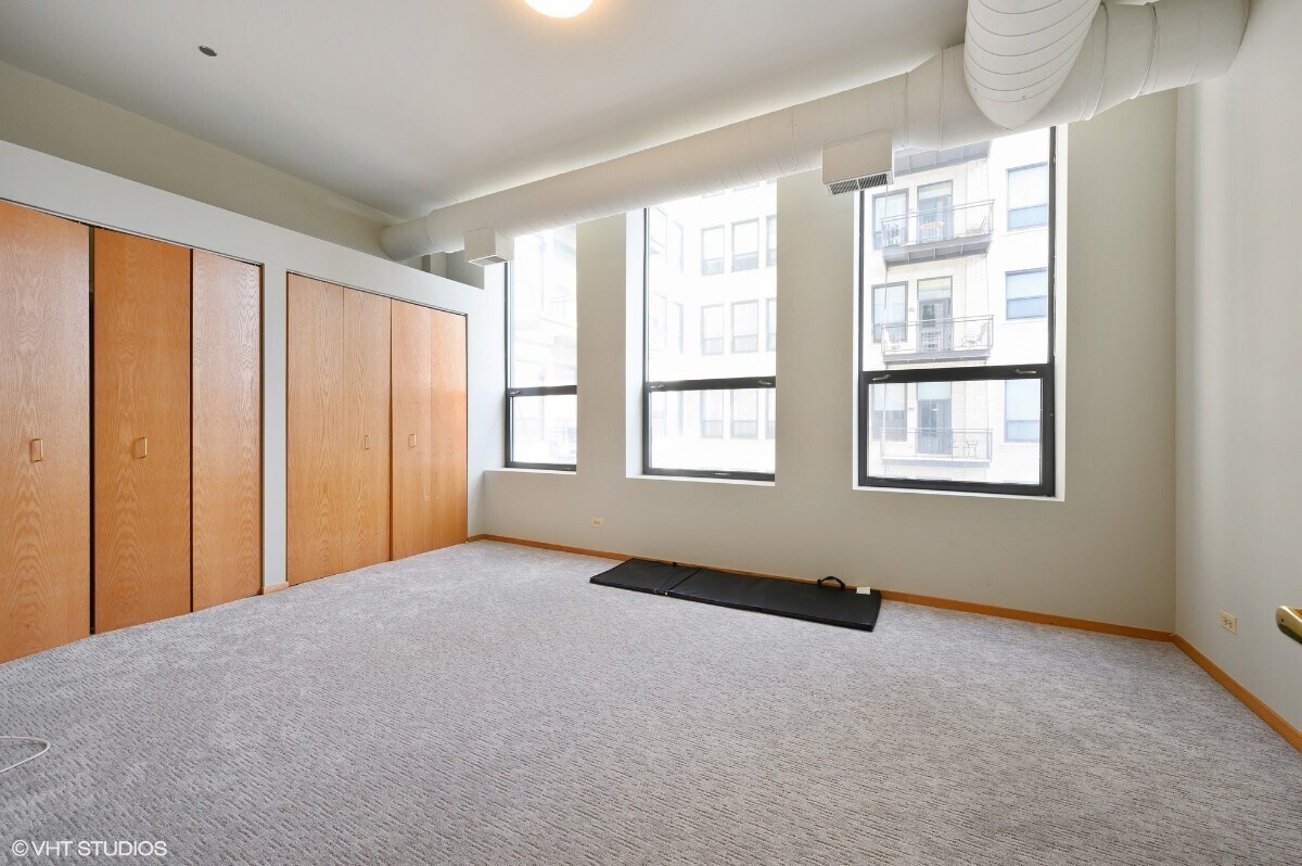 Foto principal - 910 S Michigan Ave