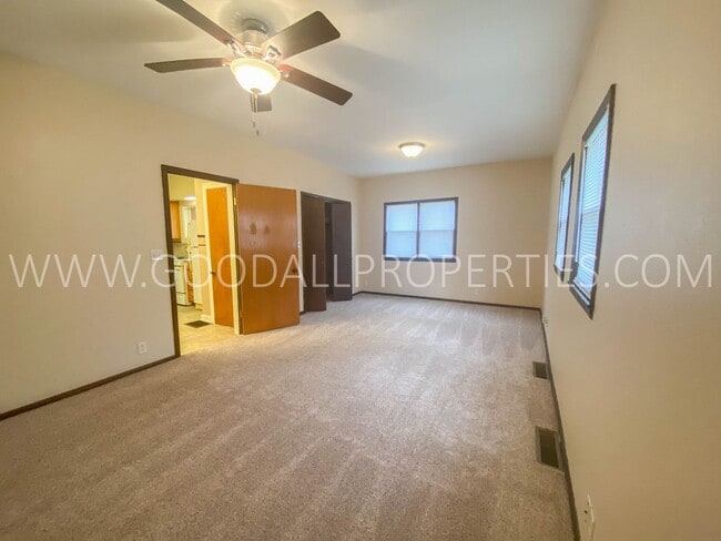 Building Photo - Charming 2 Bed, 2 Bath Home Available in Adel