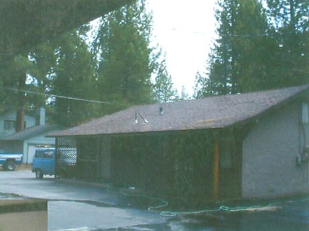 Building Photo - Alpine Apartments