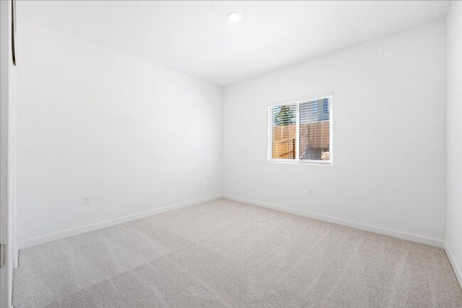 Foto del edificio - 3685 Vestland Ct