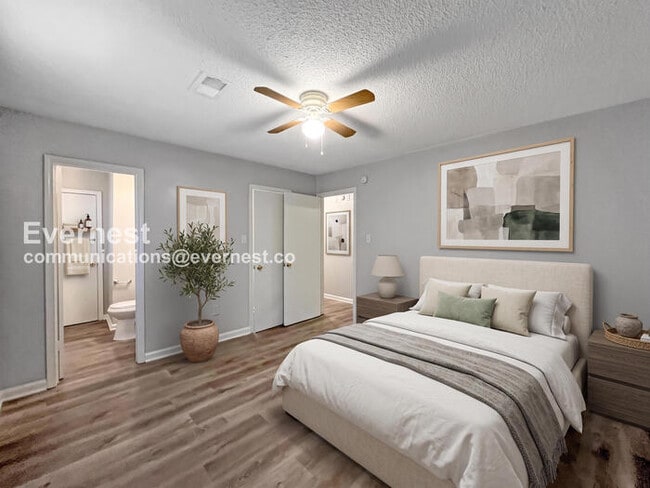 Foto del edificio - 5318 Haynes Dr