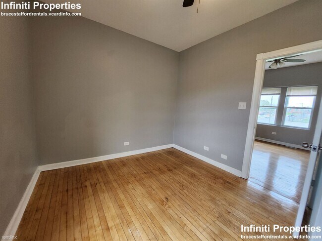 Building Photo - 2 br, 1 bath 4plex - 200 E Lincoln Hwy