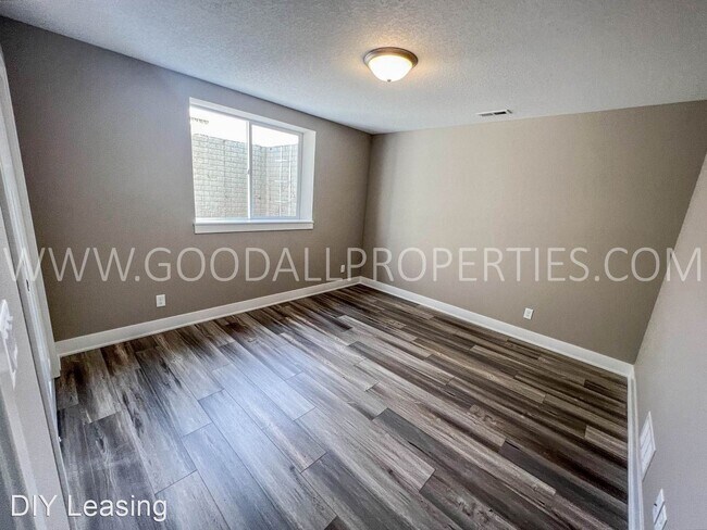 Foto del edificio - 4 br, 3 bath House - 640 SE Mesa Dr