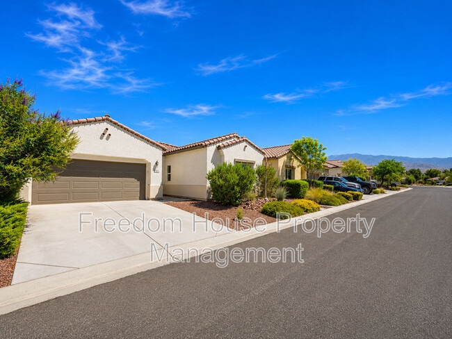 Building Photo - 5628 San Marco Dr