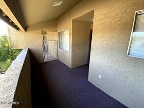 Building Photo - 4050 E Cactus Rd