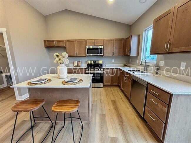 Foto del edificio - Stunning 4 bedroom, 3 bath Ranch Style Hom...