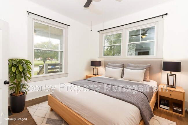 Foto del edificio - 2304 Chamberlain Ave.