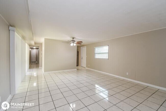 Building Photo - 6924 FUEGUS DR, JACKSONVILLE, FL 32210