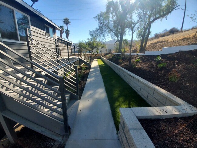 Entrada a la Unidad n.º 4 - 21779 Temescal Canyon Rd