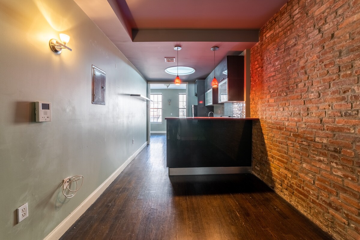 Foto principal - 524 Chauncey St