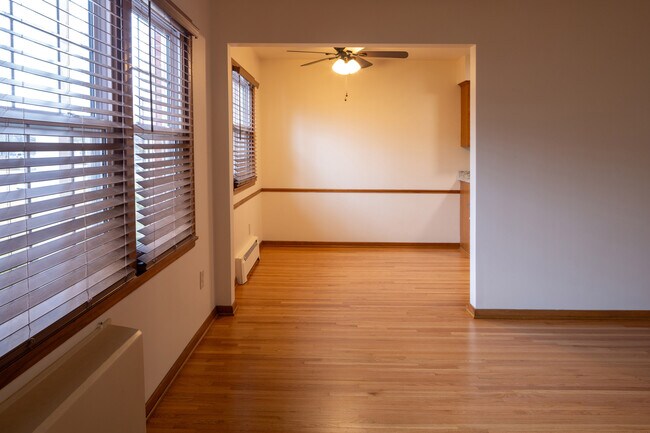 Foto del edificio - The Heritage Apartments