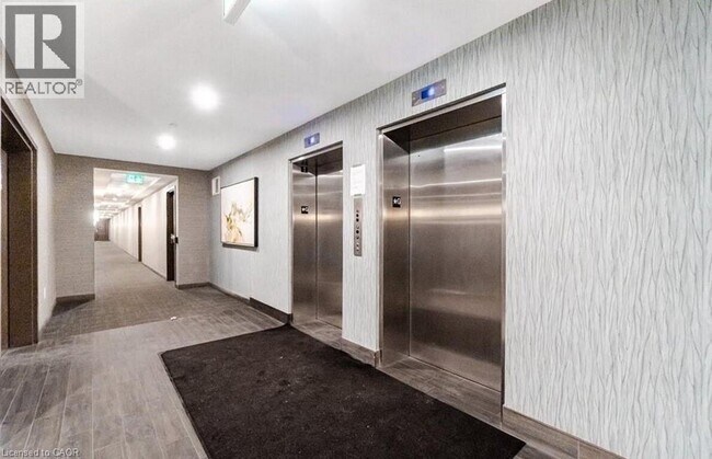 Photo du bâtiment - 450 Dundas St E