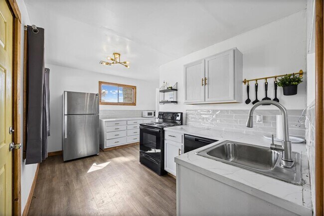 Foto del edificio - 1418 Kingshill Dr