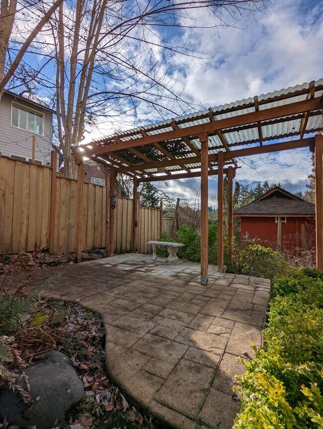 Foto del edificio - Beautiful 3-Bedroom, 2-Bath Home In South ...