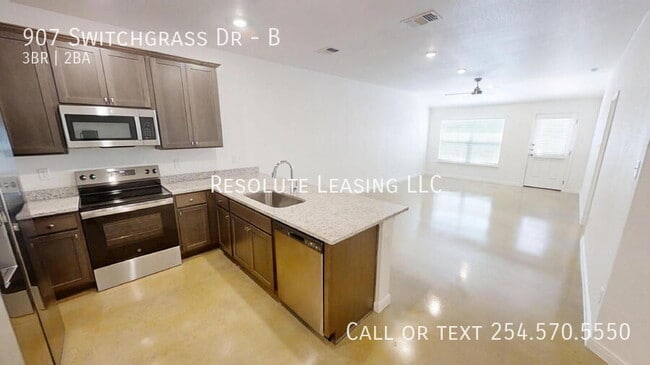 Building Photo - 907 Switchgrass Dr