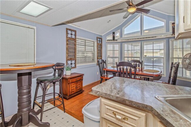 Building Photo - 18 Turner Rd