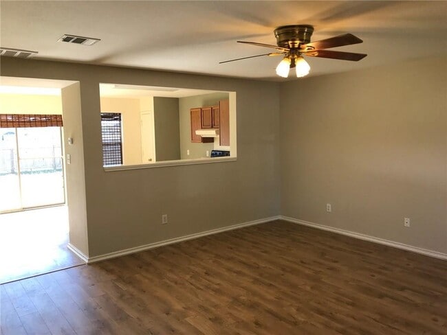 Building Photo - 530 Tower Dr