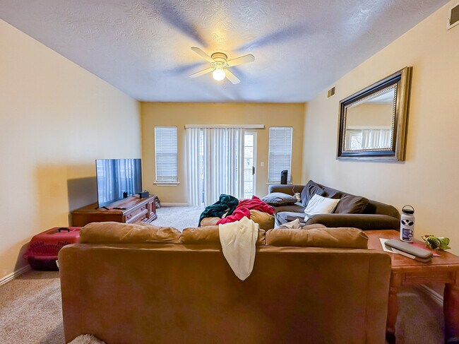 Foto del edificio - 504 N Seven Peaks Blvd