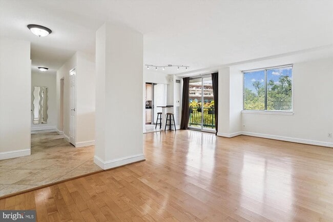 Building Photo - 501 Slaters Ln