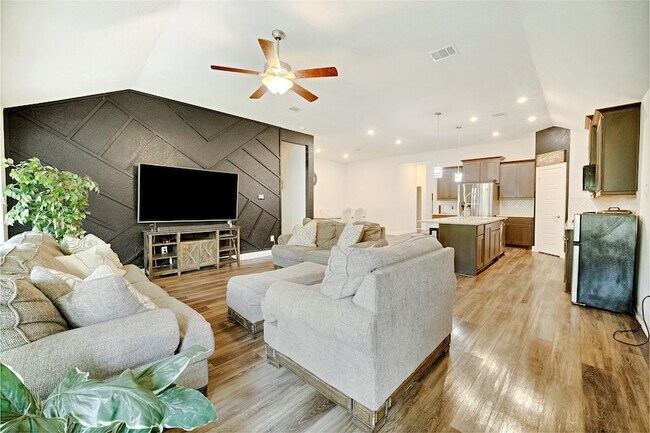 Foto del edificio - 23649 Alder Branch Ln
