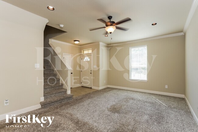 Building Photo - 4011 Anton Dr