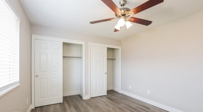 Building Photo - 3234 S Marcrest Dr