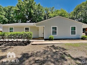 Building Photo - 2432 Kimbark Woods Cove