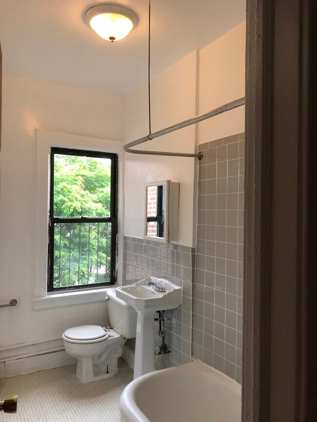 Baño - 411 Warburton Ave