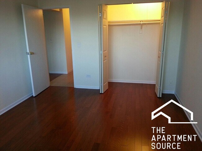 Foto del edificio - 6821 N Sheridan Rd