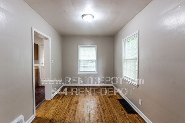 Building Photo - 1207-1209 Roosevelt Blvd