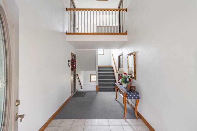 Building Photo - 320 Holland Rd