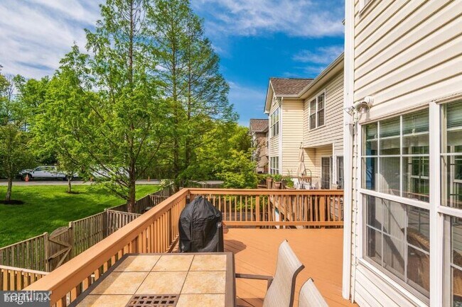 Foto del edificio - 10261 Magnolia Grove Dr