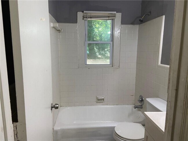 Foto del edificio - 3066 Waters Rd SW