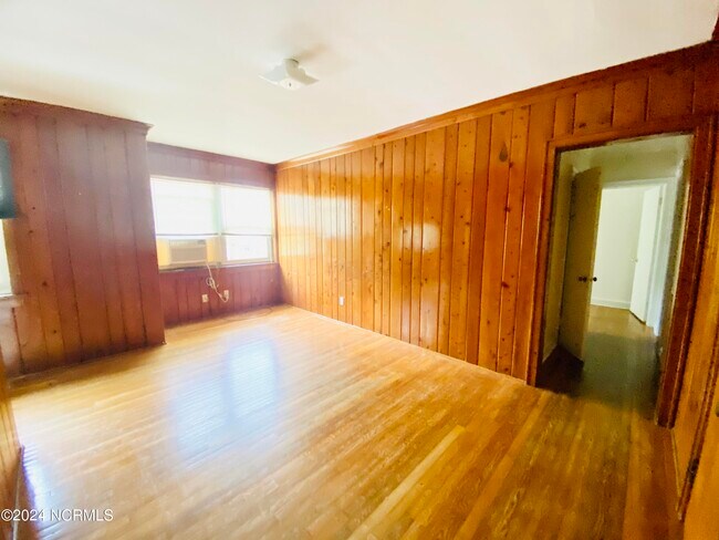 Foto del edificio - 1202 Carolina Ave