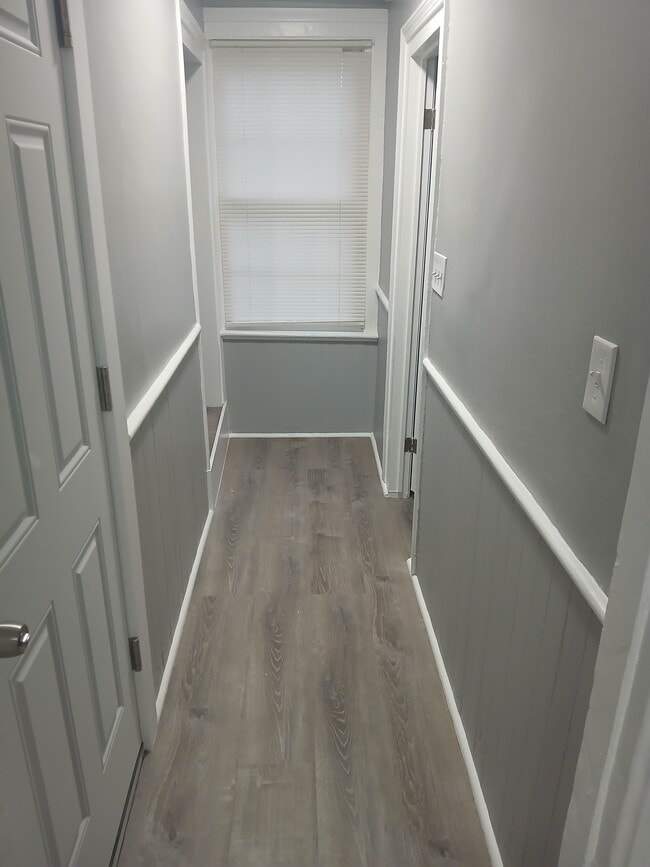 Building Photo - 189 Putnam St