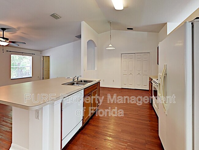 Foto del edificio - 2823 NE 25th St