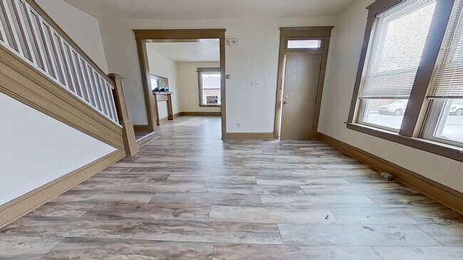 Building Photo - Duplex