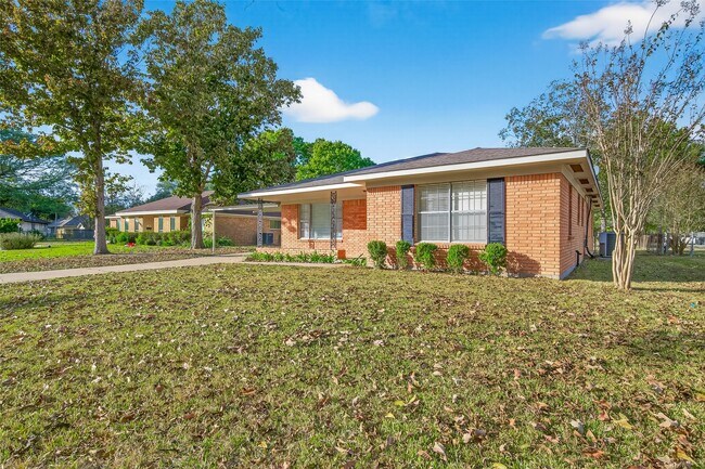 Foto del edificio - 1411 Mimosa Ln